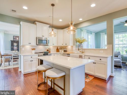 475 Chickamauga Dr, Harpers Ferry, WV 25425