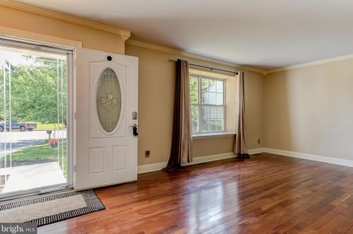 13 Arrowwood Dr, Erial, NJ 08081-4135