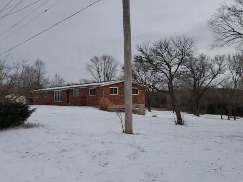 1126 Elm Ave, Gray Summit, MO 63039-1029
