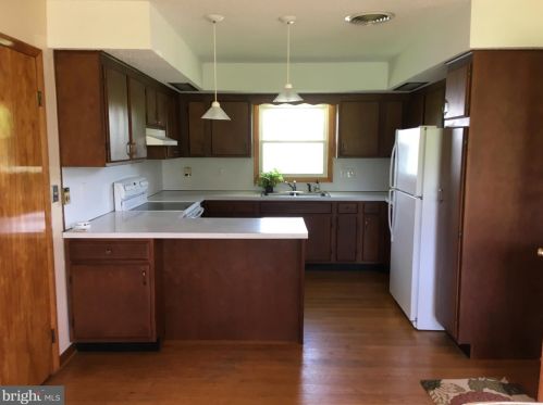 9907 Martinsburg Rd, Hedgesville, WV 25427-3303