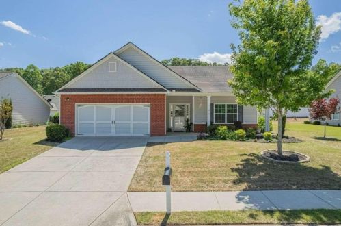 103 Thornberry Ln, Jefferson, GA 30549-7274