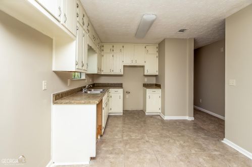 623 Lakeridge Cir, Conyers GA  30094-2640 exterior