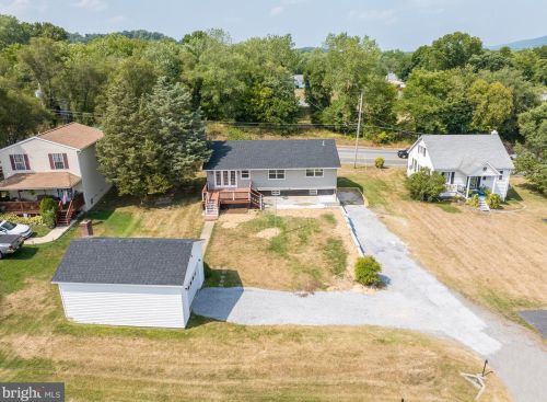 201 Pointfield Dr, Harpers Ferry WV 25425-5173 exterior