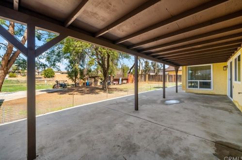 9447 Stirrup St, Riverside CA  92509-4960 exterior