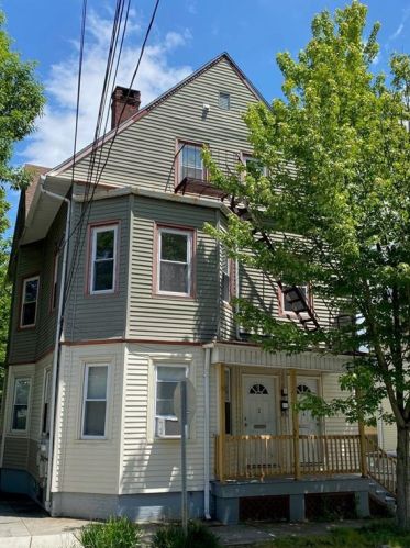 4 Poplar St, Providence, RI 02906-2634