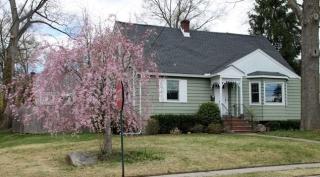 69 Grove St, Waldwick, NJ 07463-2219