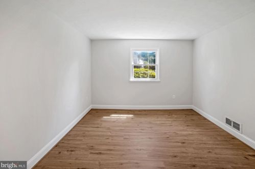 14604 Cobblestone Dr, Silver Spring MD 20905-5807 exterior