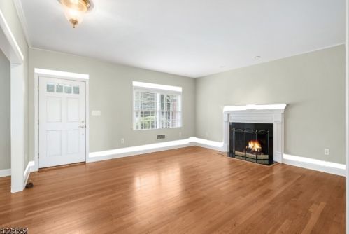 119 Woodland Rd, Madison, NJ 07940-2827