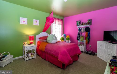 1674 Stony Battery Rd, Lancaster PA  17601-1287 exterior