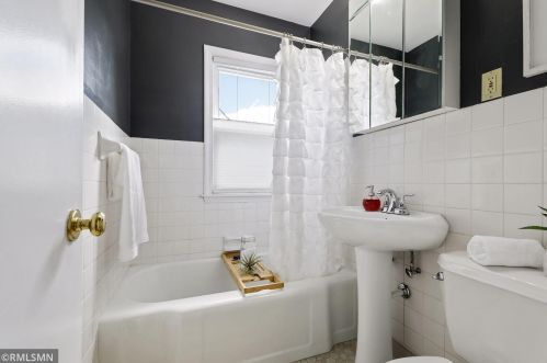 2710 2nd Ave, Saint Paul MN  55109-3320 exterior