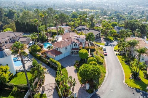 289 Owens Dr, Anaheim, CA 92808-1327