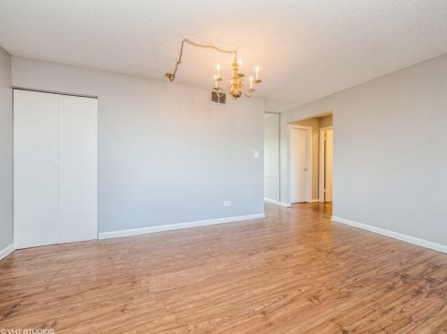 1442 Carol Ct, Palatine, IL 60074-3099
