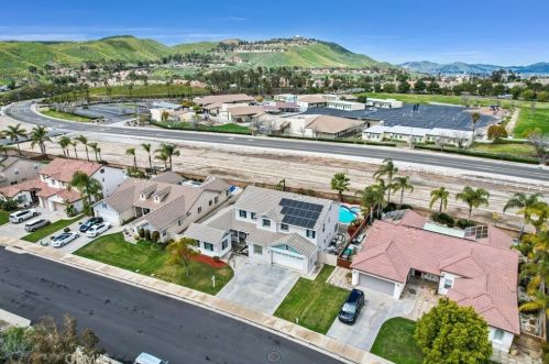 17653 Cedarwood Dr, Riverside CA  92503-7038 exterior