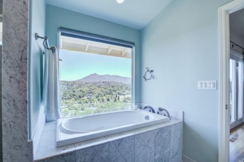 47 Maywood Way, San Rafael, CA 94901-1174