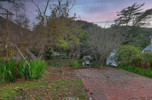 2473 Bywood Dr, Glendale CA  91206-4725 exterior