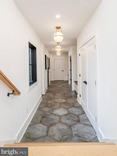 603 Gravers Ln, Philadelphia PA 19118-2806 exterior