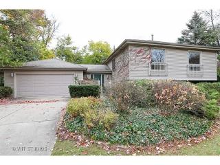 1425 Stonebridge Trl, Wheaton, IL 60189-7110