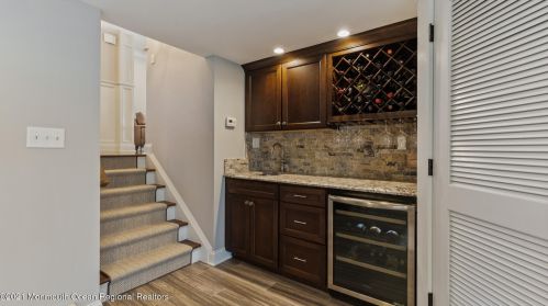 2 Barbara Ter, Middletown NJ  07748-1247 exterior