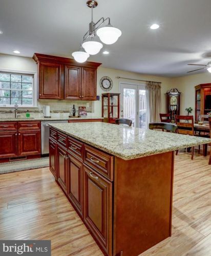 1843 Spring Ridge Ln, Lancaster PA  17603-6794 exterior