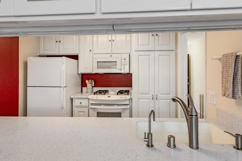 658 San Antonio Rd, Los Altos CA 94022-1304 exterior