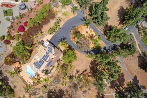 1302 Windridge Dr, El Cajon, CA 92020-7861