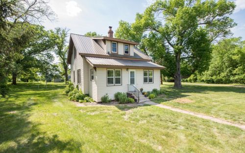 22813 250th Ave, Sedan, MN 56334-2305