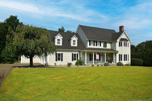22 Mulberry Ln, Somers, CT 06071-1319