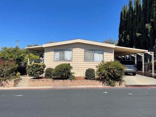 900 Howard Ave, Escondido, CA 92029-2013
