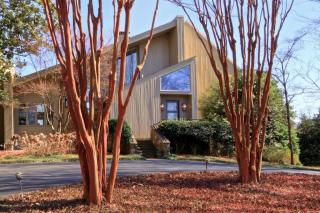44 Crest Rd, Chattanooga, TN 37404-1828