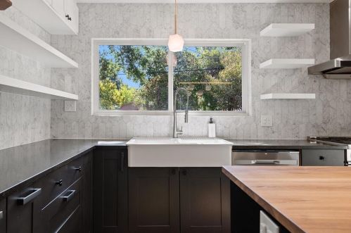 5101 Creekline Dr, Austin TX  78745-2227 exterior