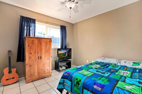 6010 Kitty Hawk Dr, Riverside CA  92504-1422 exterior