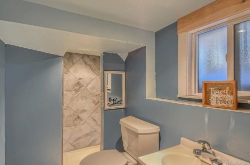 4438 Logan St, Denver CO 80209-1817 exterior