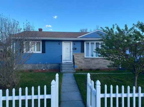 8 Truman St, Providence, RI 02919-2526