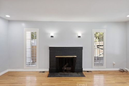 3300 Montrose Ave, Glendale CA 91214-3341 exterior