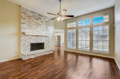 1422 Mapleview Dr, Carrollton TX 75007-6019 exterior