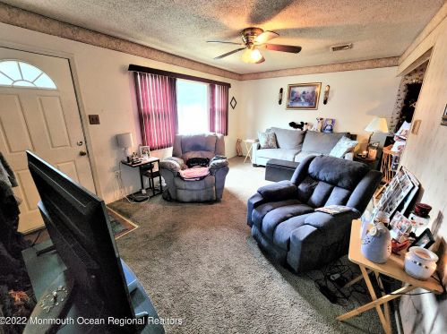 16 Laurel Blvd, Lacey Township, NJ 08734-2207