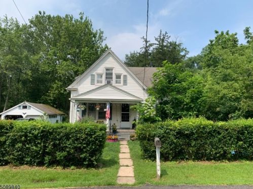 5 Rambler Dr, Bridgewater, NJ 08807-2037