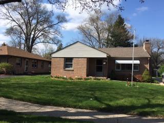 2111 Midway Dr, Rockford, IL 61103-2829