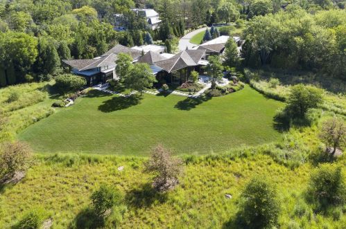 2500 Telegraph Rd, Bannockburn IL  60015-1540 exterior