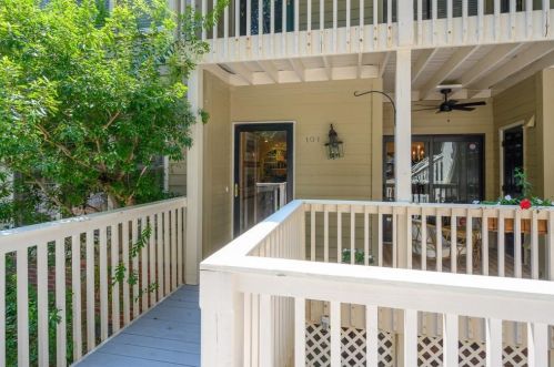 101 Bainbridge Dr, Atlanta, GA 30327-4269