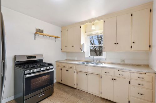 1349 6 St, Saint Paul MN  55106-4801 exterior