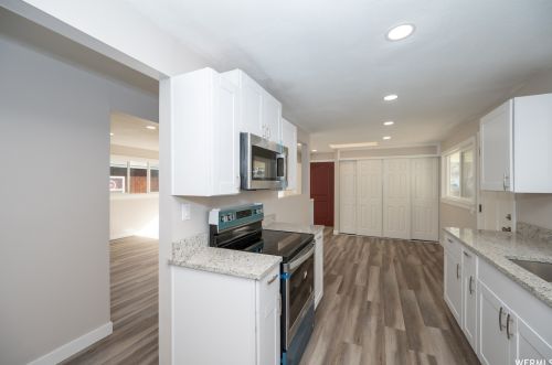 2146 Westfield Cir, Taylorsville UT 84084-4222 exterior