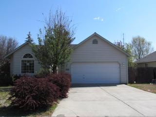 2814 Volcano Ct, Eagle Crest, OR 97756-8088