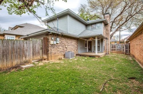 2440 Pecan Grv Ct, Irving TX  75060-6563 exterior