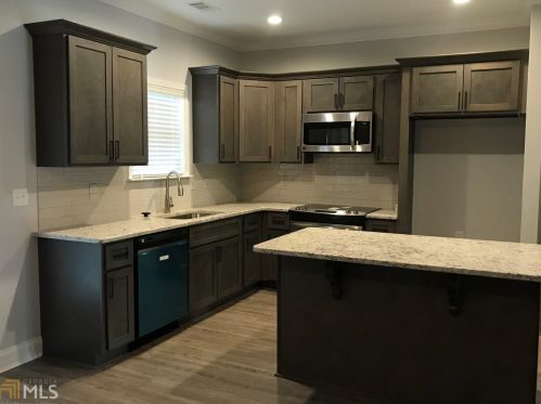 437 Falls Dr, Bonaire, GA 31005