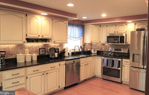 12854 Tewksbury Dr, Herndon, VA 20171-2426