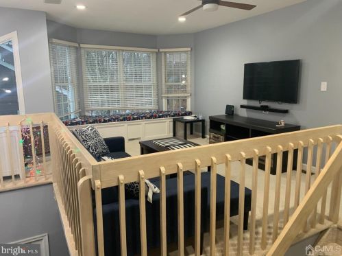 28 Ginger Ct, Princeton NJ  08540-9421 exterior