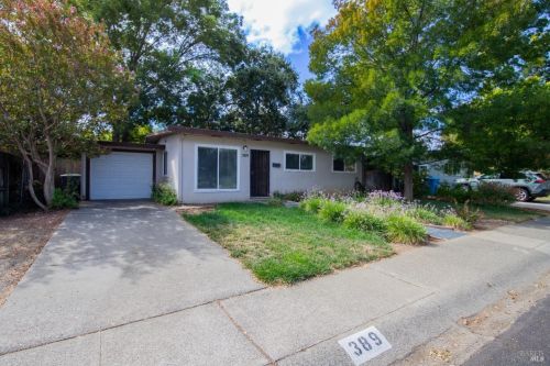 389 Grape St, Vacaville, CA 95688-2611
