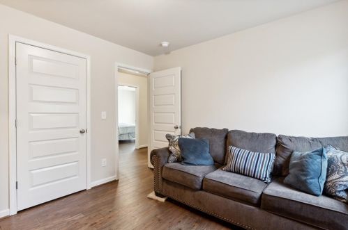 3812 Hempstead Way, Atlanta GA  30331-5268 exterior