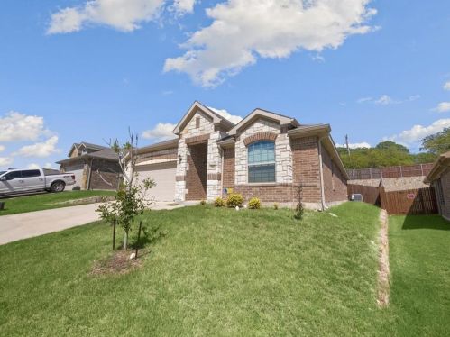 305 Balcones Dr, Fort Worth, TX 76108-4721